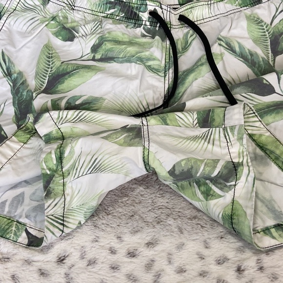 Men’s H&M swim trunks large tropical palm trees leaves beach pool party summer - Picture 4 of 10